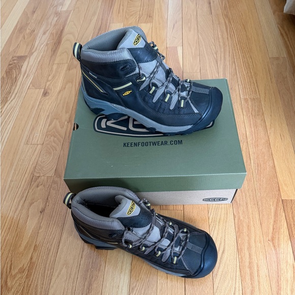 KEEN Men's Black/Olive Targhee II Hiking Boots Size 12 - Picture 2 of 6